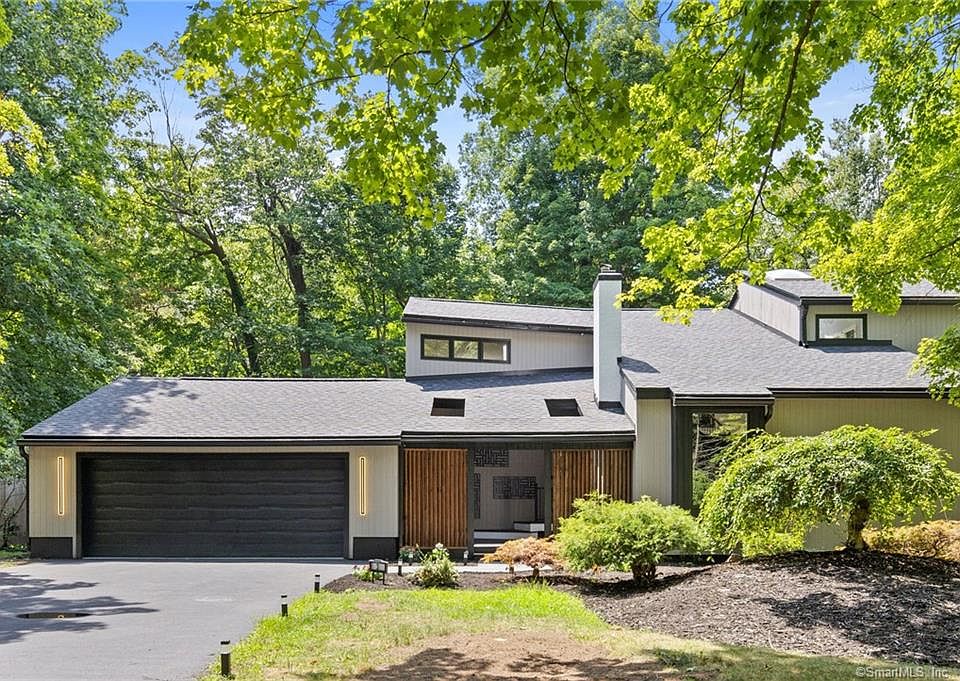 1st image of 3 Watercliff Cir
