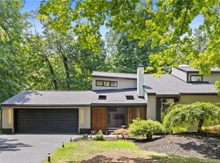 3 Watercliff Cir, West Hartford, CT 06117