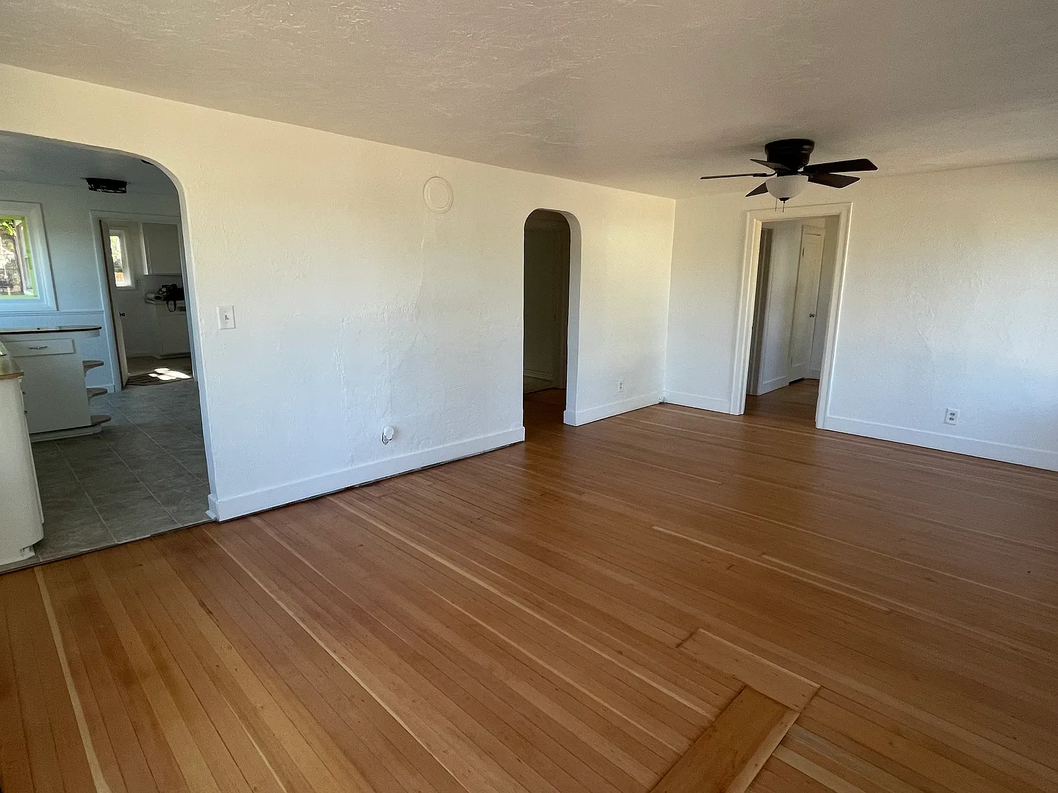 3 bed, 1380 sqft, $2,000 — Photo 3