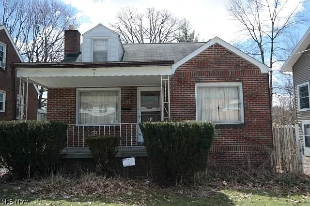 153 E Auburndale Ave photo 1