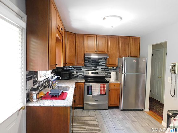 4th image of 8 Tilden Road