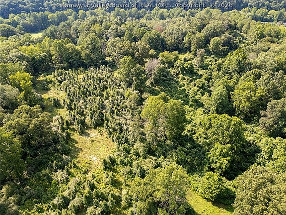 4th image of 40 Two Mile Rd