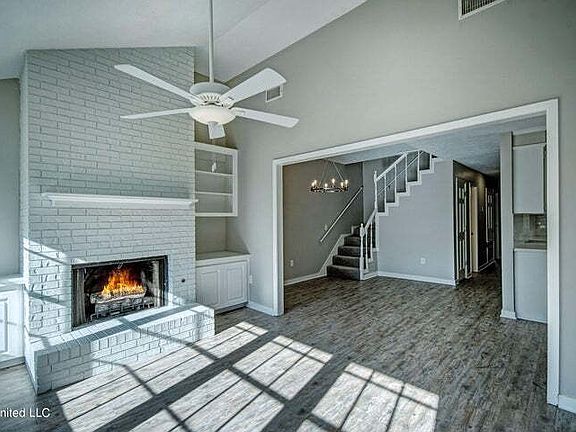 4th image of 229 Brendalwood Blvd #B