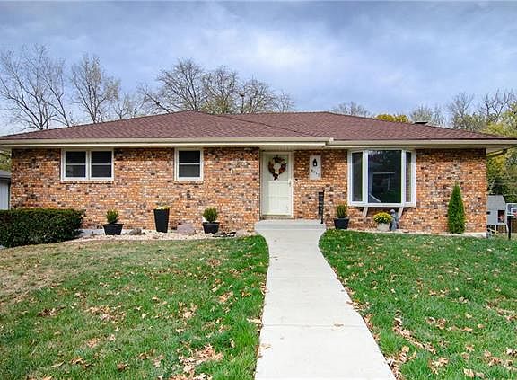 2nd image of 4517 Llama Ln