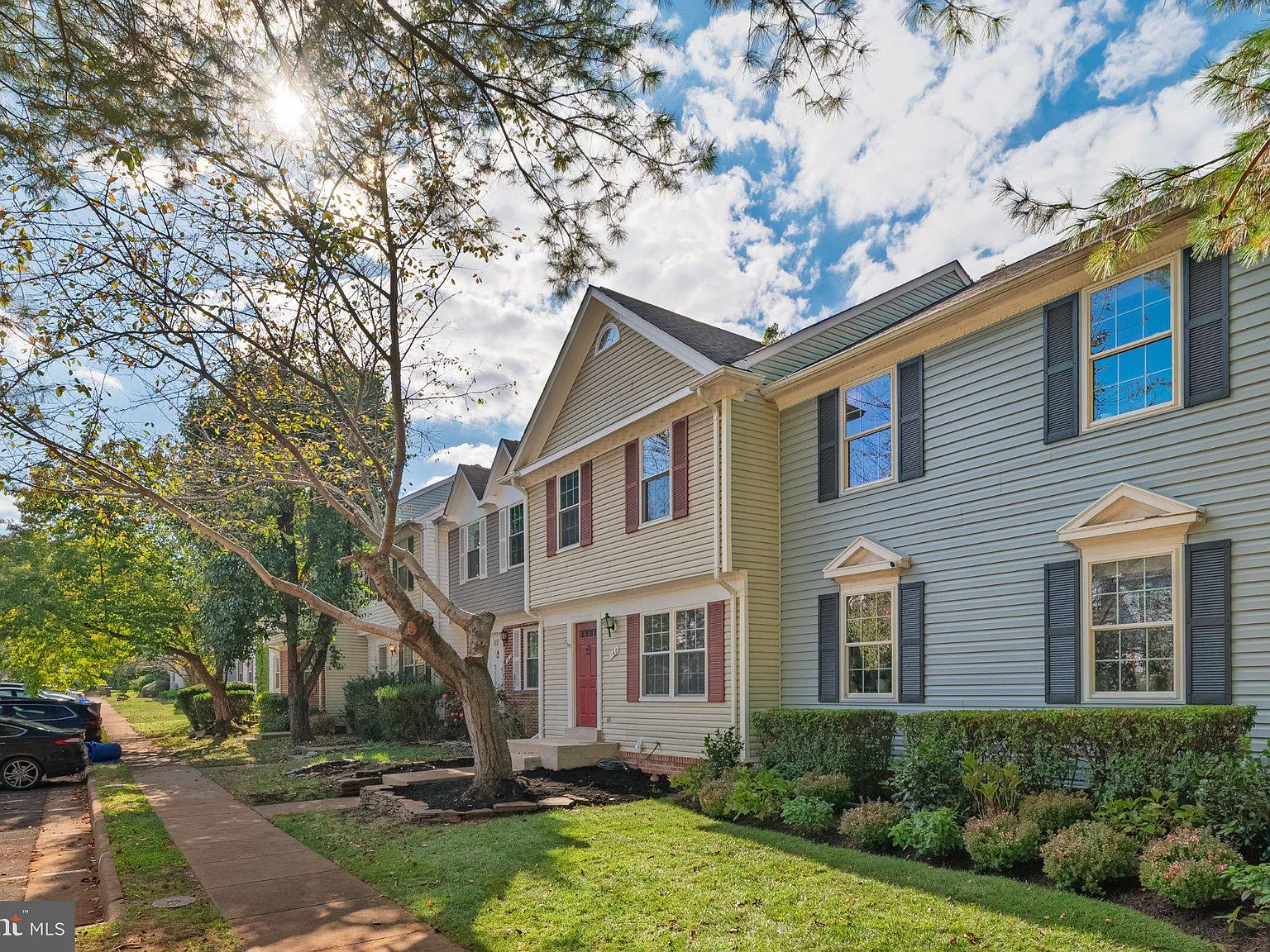4 bed, 3.5 bath, 1875 sqft, $3,000 — Photo 3
