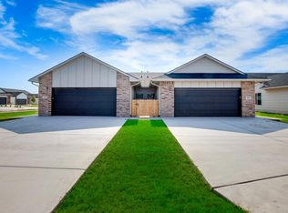 442-444 W Long Path Ct, Goddard, KS 67052