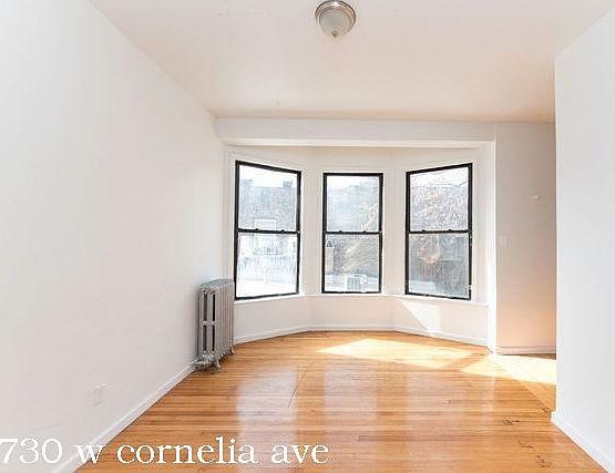3rd image of 730 W Cornelia Ave #1013