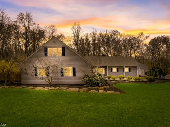 82 Andrew Ave, Oakland Boro, NJ 07436