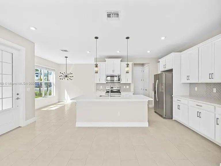 3552 NW Solange Ct #0 — Photo 1
