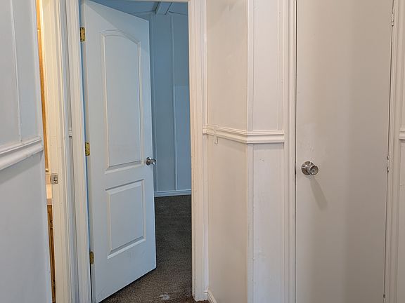 3rd image of 1144 W Aspen Park Cir