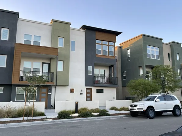 27010 Hummingbird Ln, Valencia, CA 91381