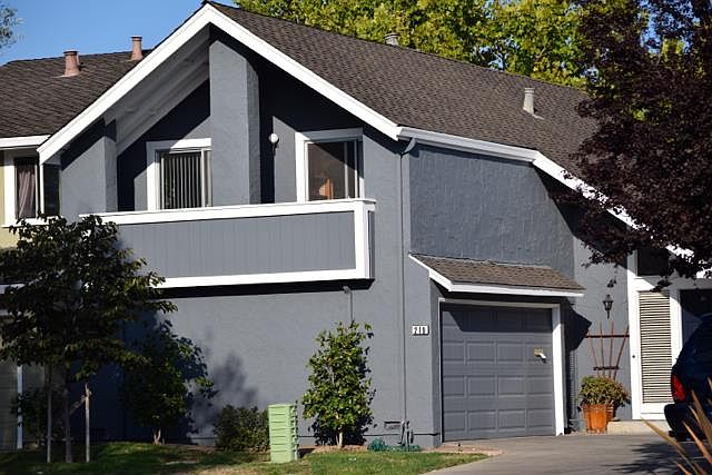 1st image of 219 Elm Wood Ct