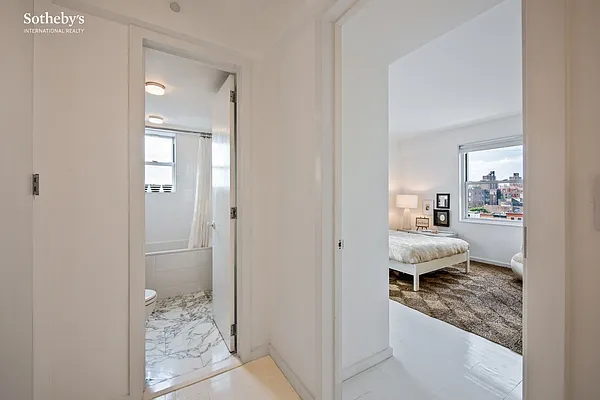 Sold by Sotheby's International Realty | media 6