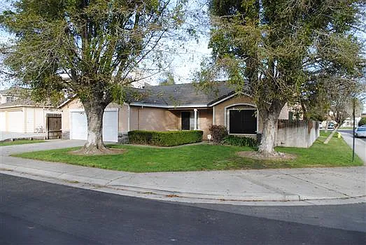 14430 Cedar Valley Dr photo 1