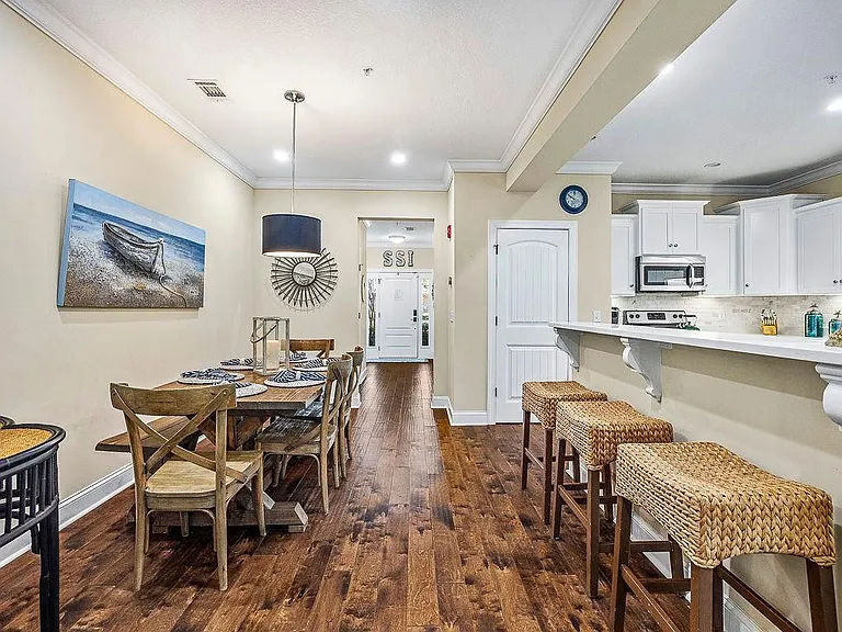 802 Reserve Ln — Photo 11