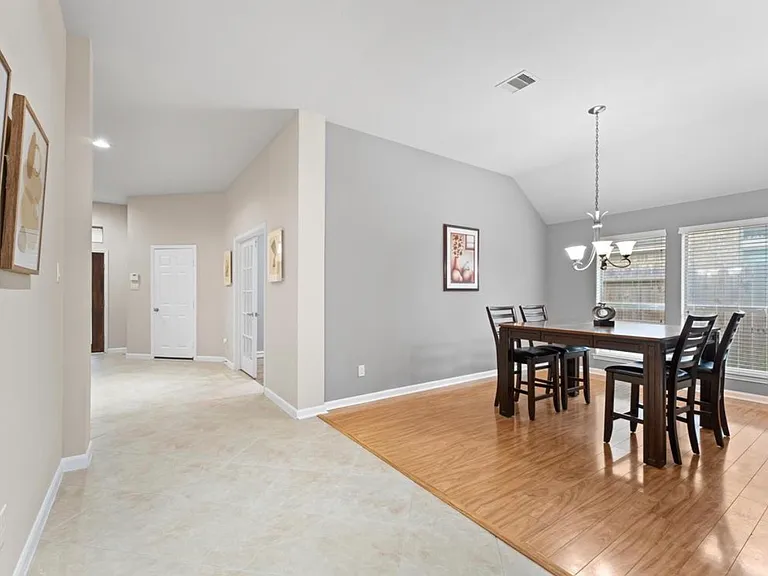 14902 Whispy Green Ct — Photo 5
