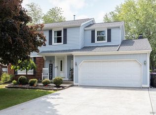 1 Farmingdale Ct, Lancaster, NY 14086