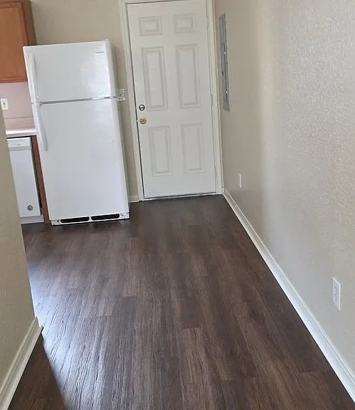 3204 Hereford Ln — Photo 6