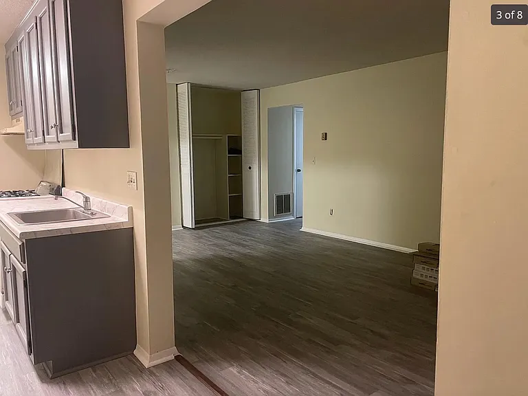 52 Shrewsbury Green Dr — Photo 6