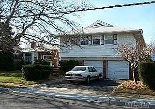1st image of 115 Bayside Dr