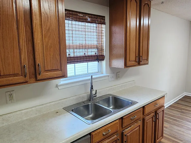 194 Tyson Glen Dr — Photo 9