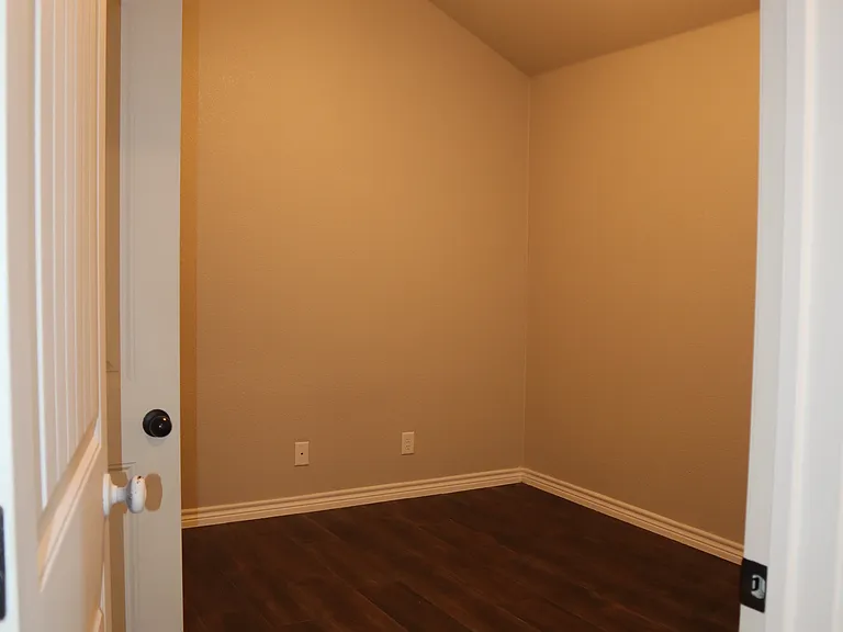 5207 Colina Dr — Photo 16
