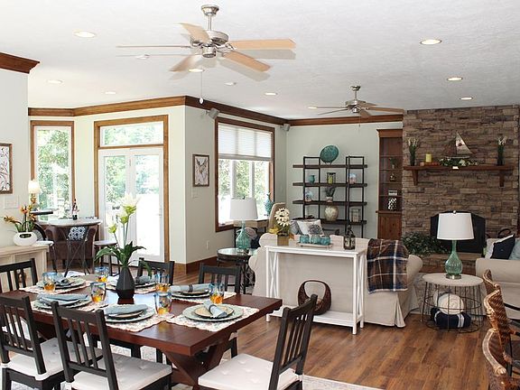 5th image of 93 Hall Farm Dr