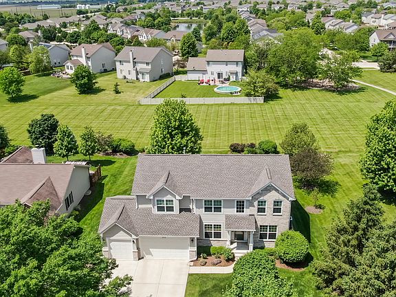 3rd image of 908 Marion Dr