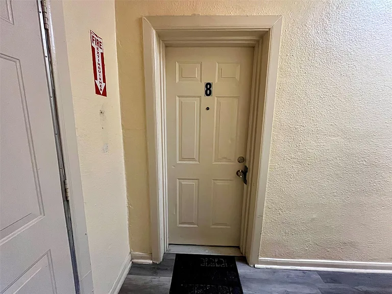 2705 Lorraine St #8 — Photo 13