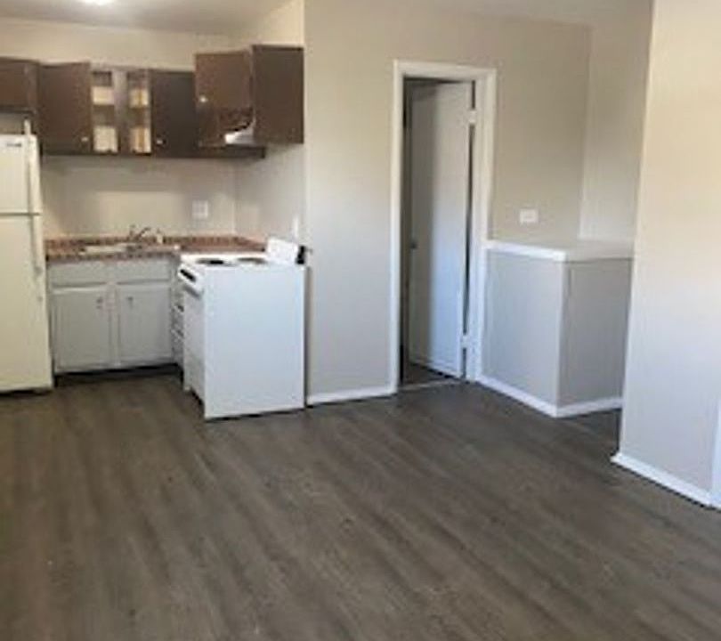 2nd image of 120 S Larkin Ave Unit 3