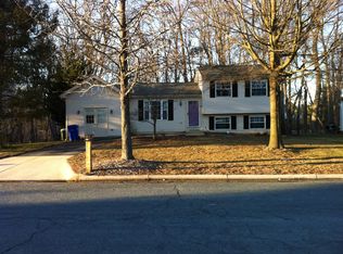 10113 Peanut Mill Dr, Gaithersburg, MD 20882