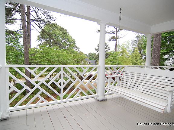 3rd image of 10 Idlebrook Cir
