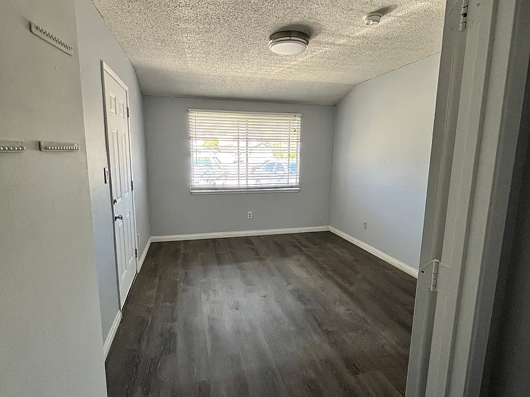 6934 Ely Cir — Photo 5