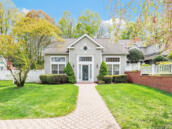 235 Mayfield Drive #235, Trumbull, CT 06611