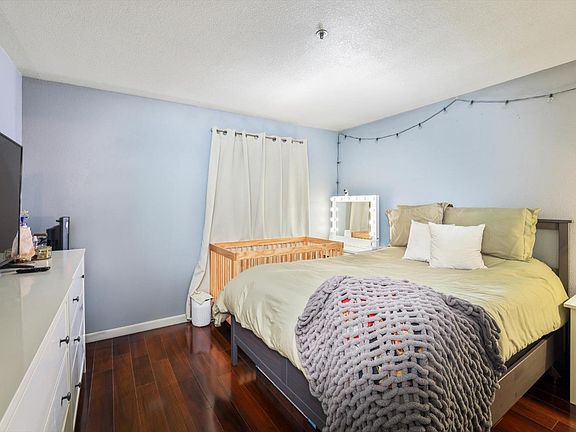 5th image of 672 Arcadia Dr #1