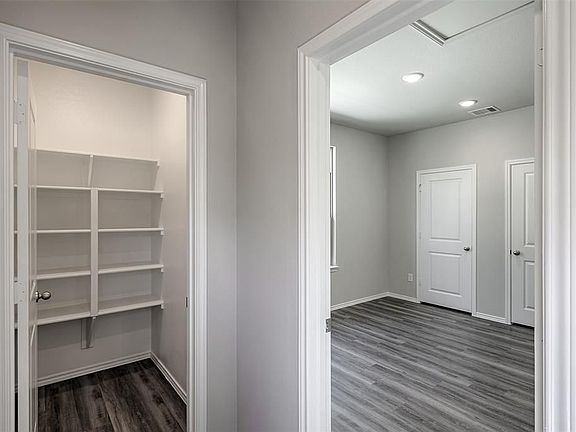2nd image of 11634 Vistawood St