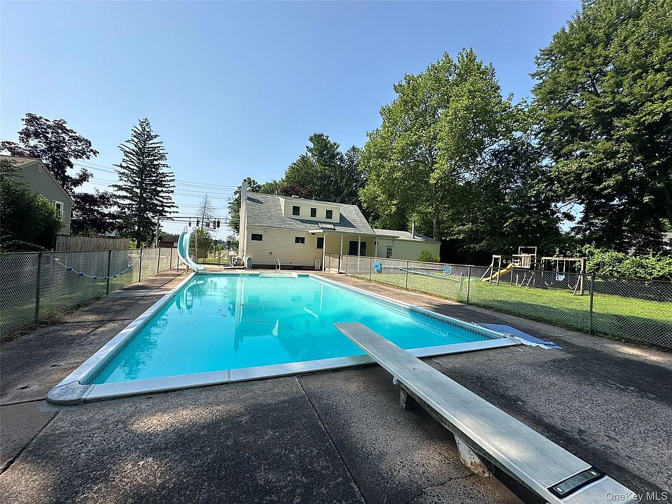 1st image of 382 Convent Road