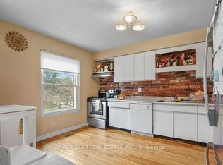 70 Upper Canada Dr #4, Toronto, ON M2P 2A3