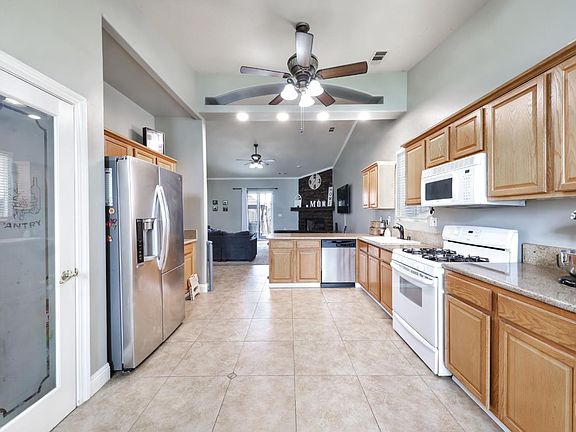 3rd image of 325 Dani Rose Ln