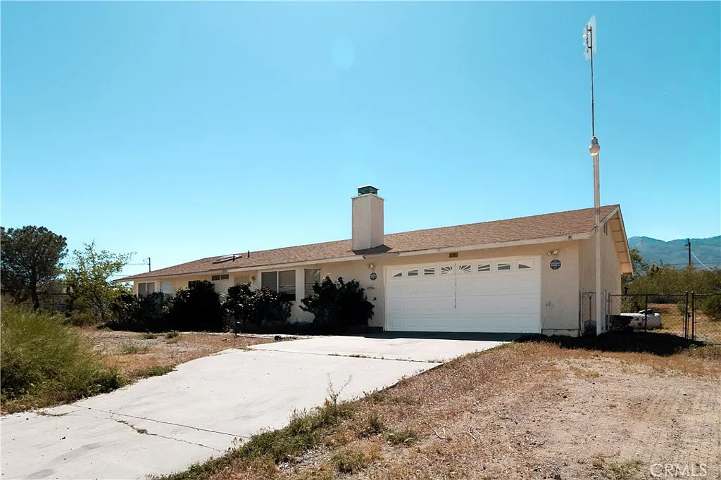 3 bed, 1411 sqft, $2,000 — Photo 1
