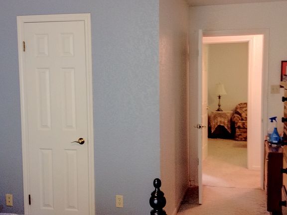 4th image of 920 Mission Hills Dr #1