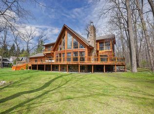 34025 Venice Park Rd, Delafield, WI 53018