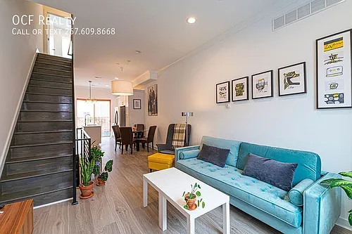 2137 Cross St Photo 1