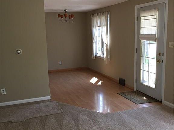 4th image of 132 Cleveland Dr