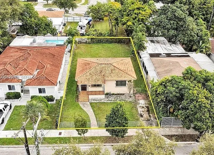 831 NW 21st Ct — Photo 17