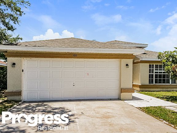 3rd image of 1011 Ocala Woods Ln