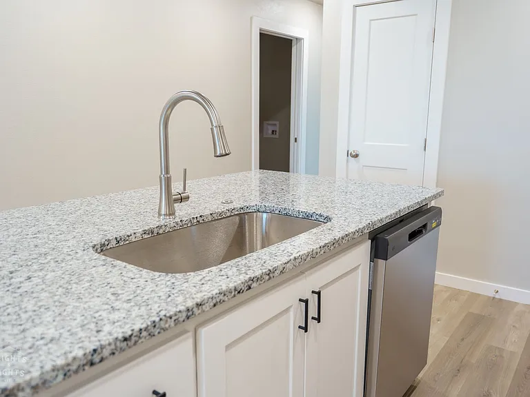 6120 Princess Ln — Photo 5