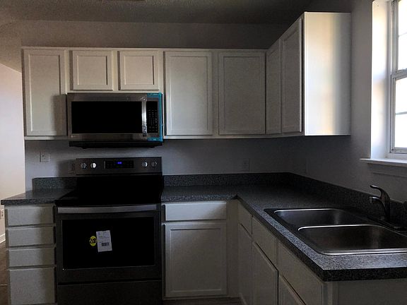 5th image of 8923 Hickory St