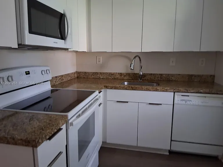 109 Gardens Dr #202 — Photo 8