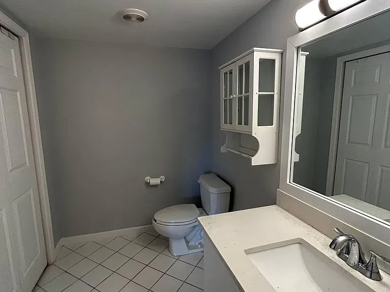 1426 Oxford Ln — Photo 23